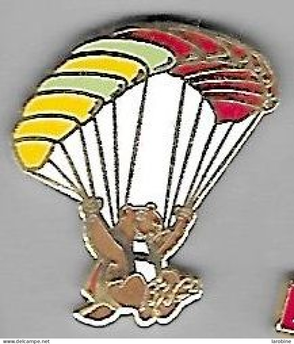 @@ Parachutisme Ours Parachute Trekking EGF Alpes Trophées @@sp05 - Paracaidismo