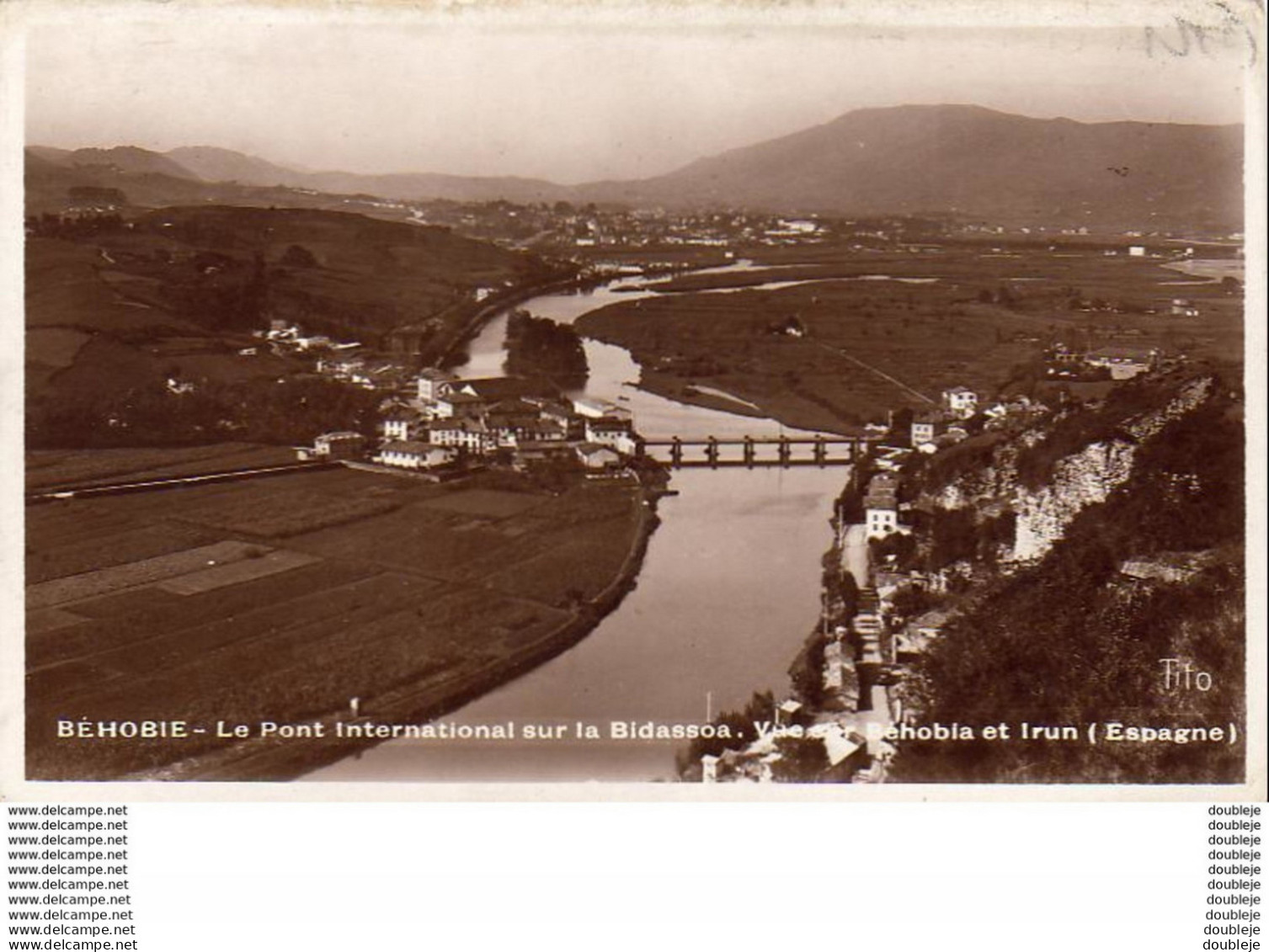 D64  BEHOBIE  Le Pont International Sur La Bidassoa- Vue Sur B?hobia Et Irun  ..... - Béhobie