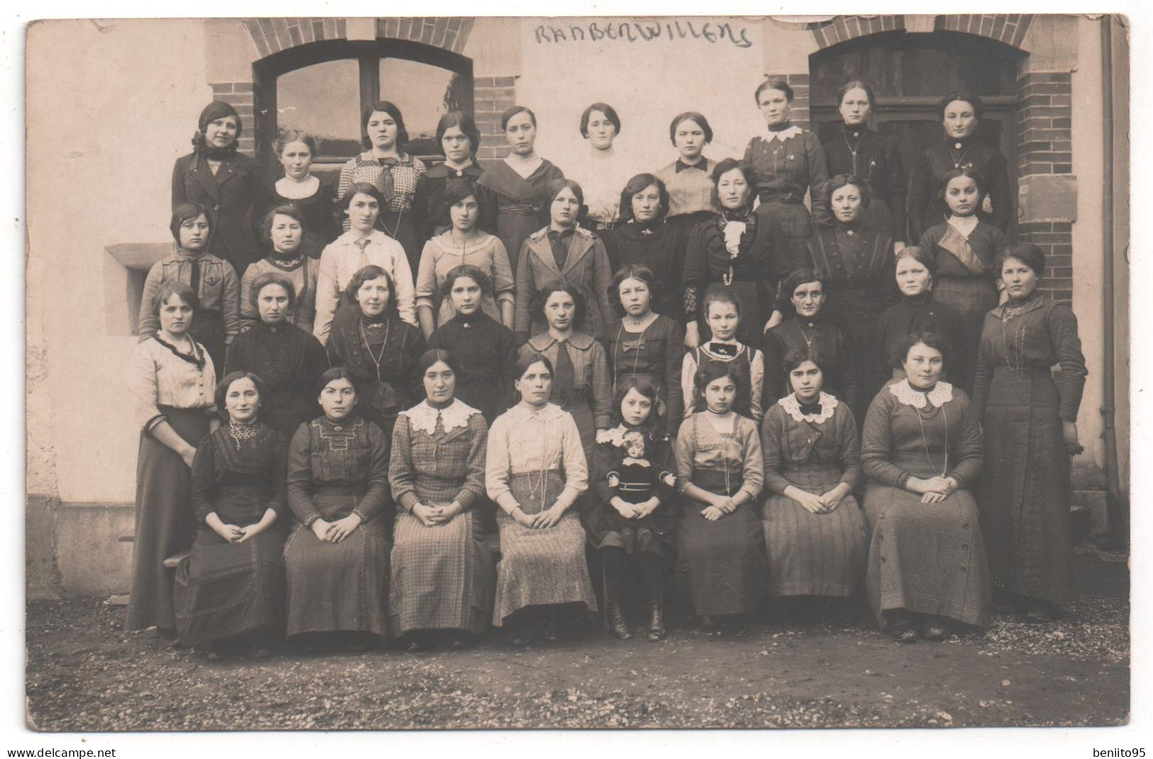 CARTE-PHOTO De RAMBERVILLIERS - Ecole Ménagère,groupes De Jeunes Filles. - Rambervillers