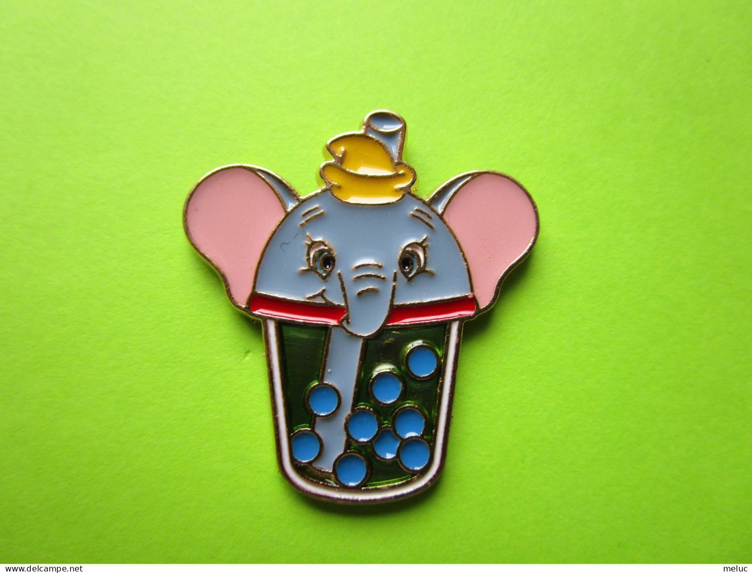 Pin's BD Éléphant Dumbo - 1U24 - BD