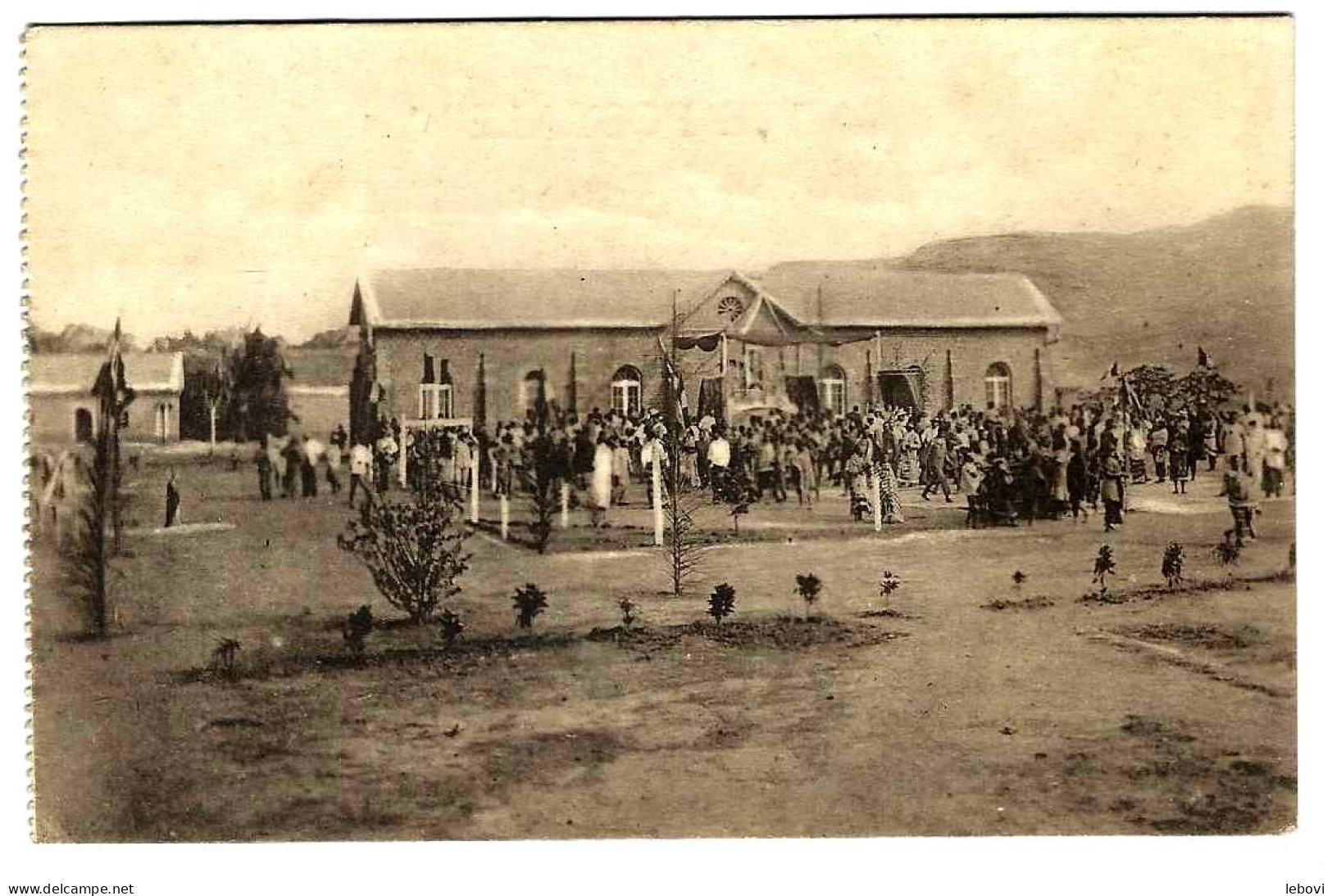 Ex-CONGO Belge – KIMPESE « Procession ;  Reposoir Devant L’école » - Ed. Phob - Congo Belge