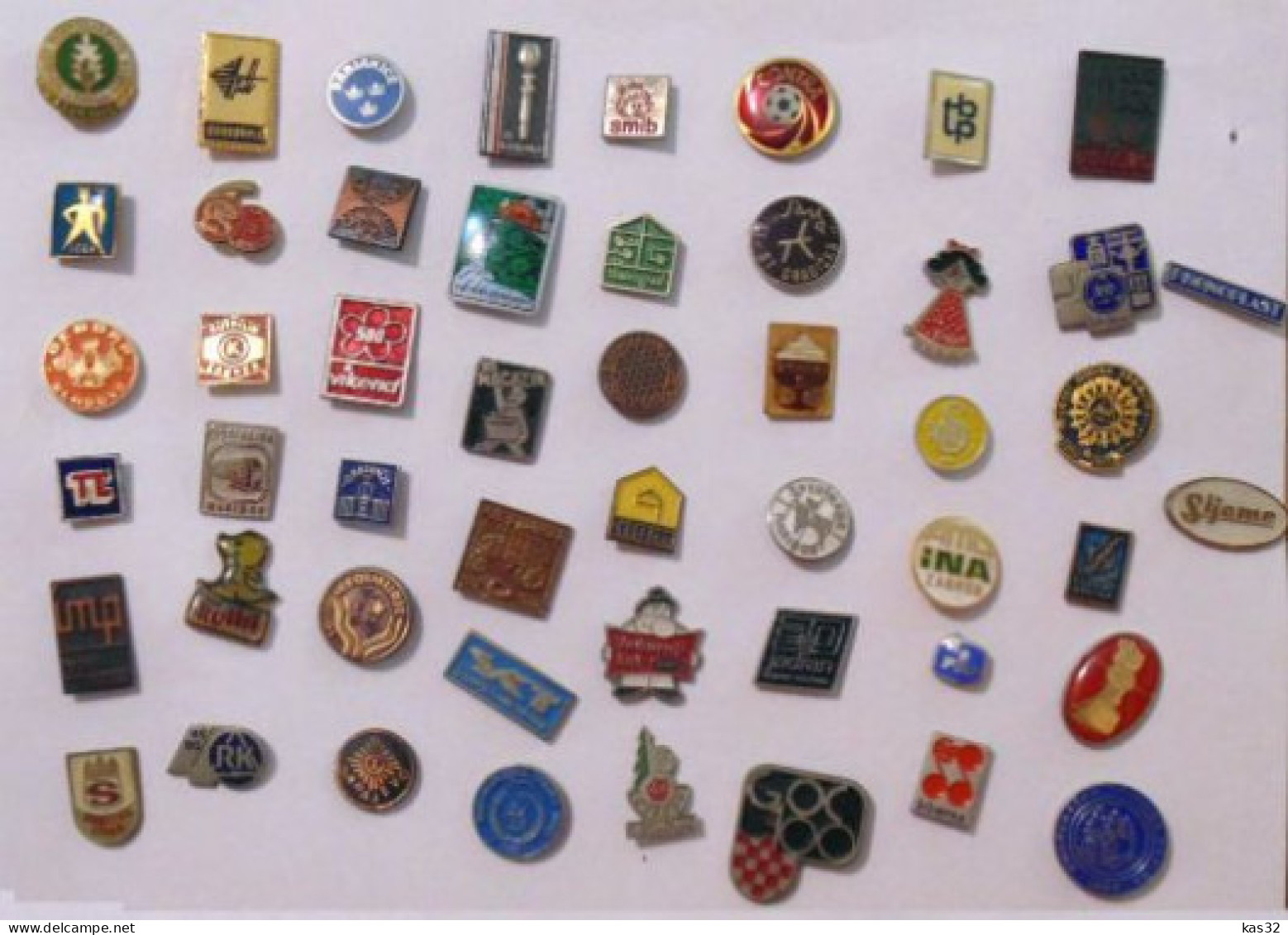 Yugoslavia, Croatia, Pins Badges, Antique Unsorted Collection Lot 158 - Lotes