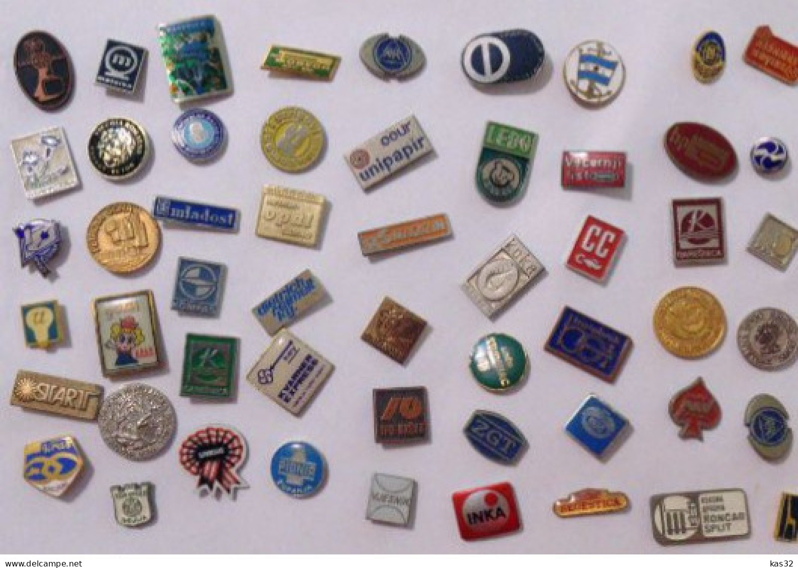 Yugoslavia, Croatia, Pins Badges, Antique Unsorted Collection Lot 158 - Loten