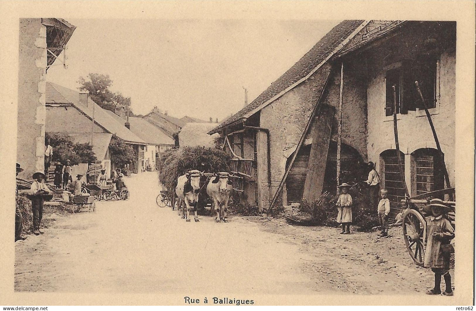 BALLAIGUES  Ancienne Rue Du Village De Ballaigues Avec Un Attelage De Bœufs, Env. 1920   ►rarement◄ - Ballaigues