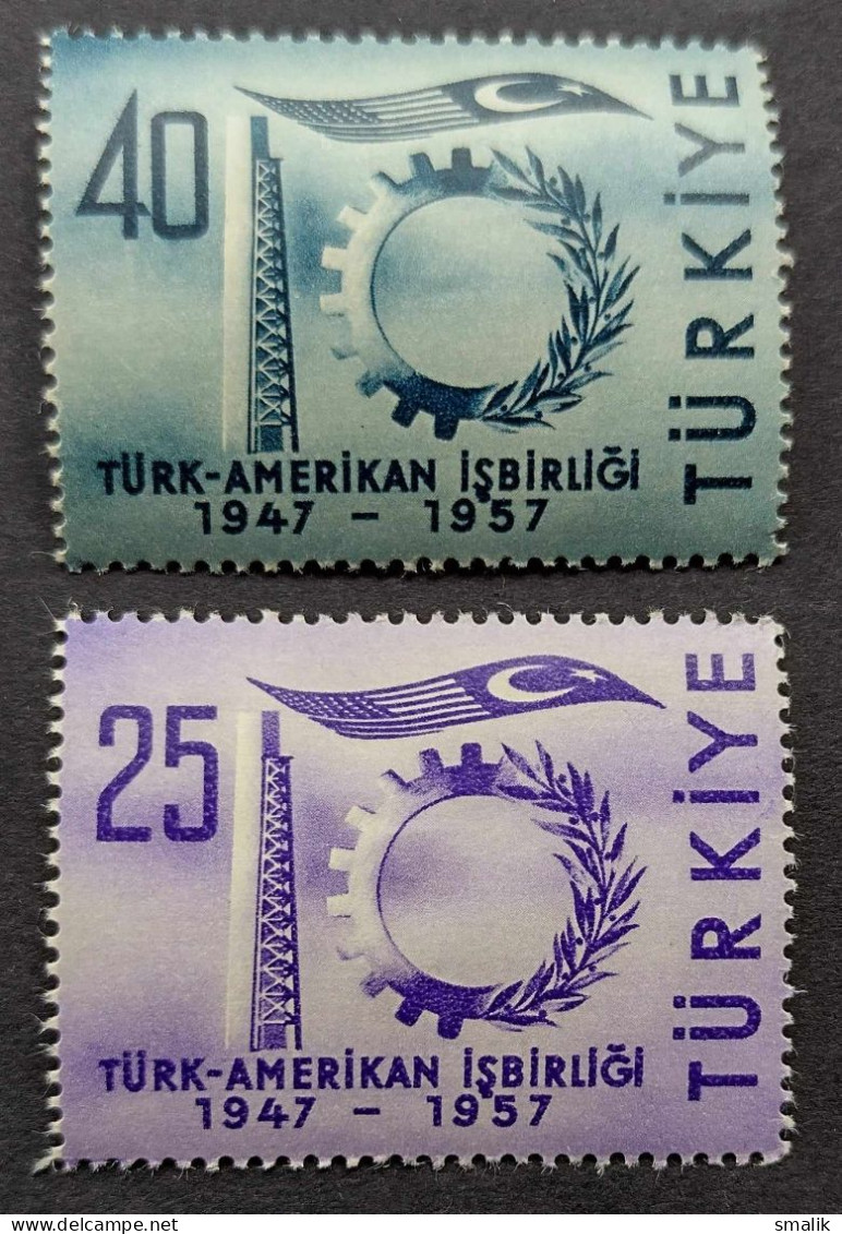TURKEY 1957 - 10th Anniversary Of Turkish American Callobration, Complete Set Of 2v. MH Mint Very Slightly Hinged - Neufs