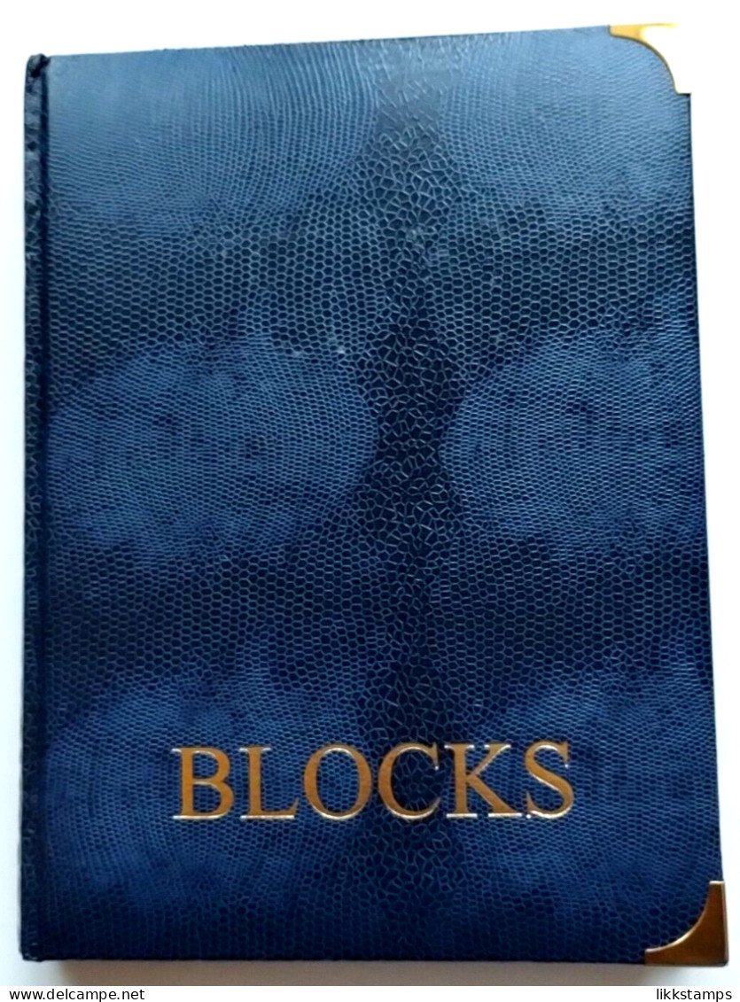 VINTAGE, MEDIUM, EMPTY, BLUE FAUX CROCODILE SKIN COVERED STOCKBOOK. #03312 - Groot Formaat, Zwarte Pagina