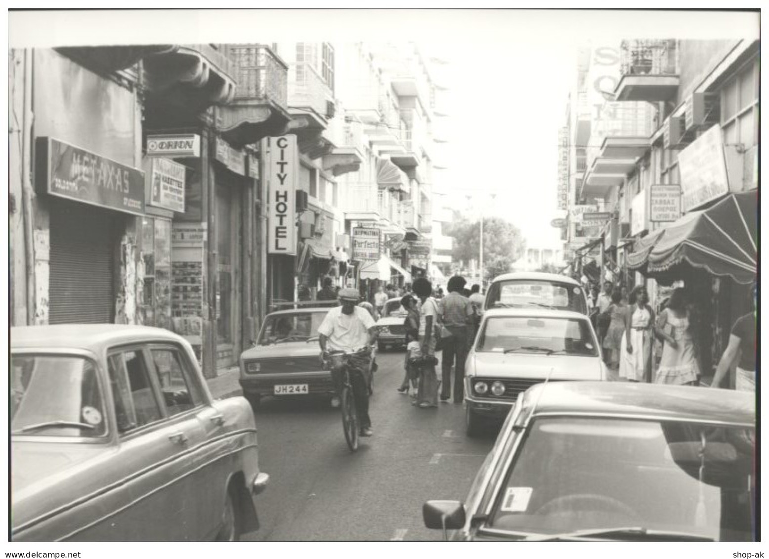 C5651/ Nikosia Zypern  Autos Verkehr  Foto 21 X 15 Cm 70er Jahre - Chipre