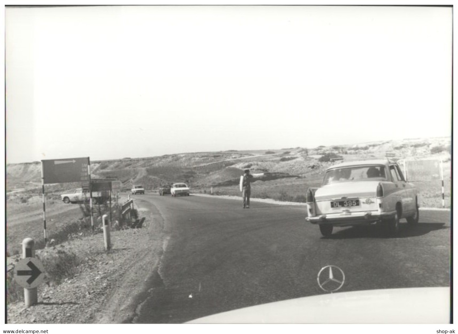 C5653/ Nikosia - Peristerona Zypern  Autos   Foto 21 X 15 Cm 70er Jahre - Cyprus