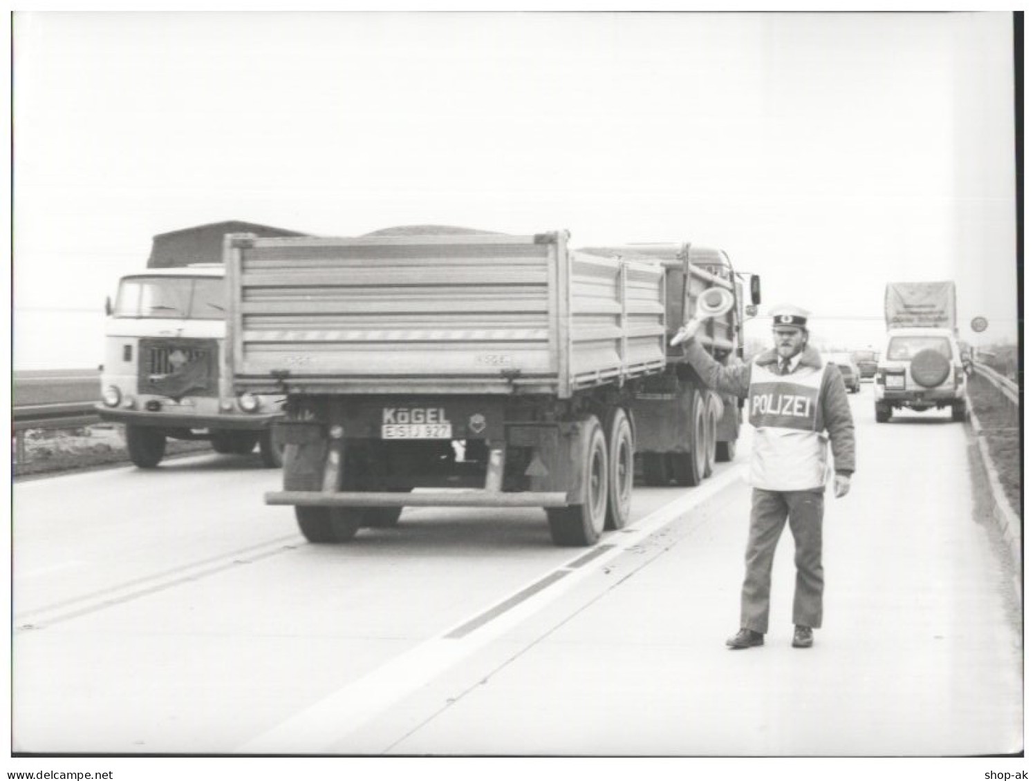 C5717/ Autobahn-Polizei LKW Kontrolle  Foto 21 X 15 Cm 70er Jahre - Voitures