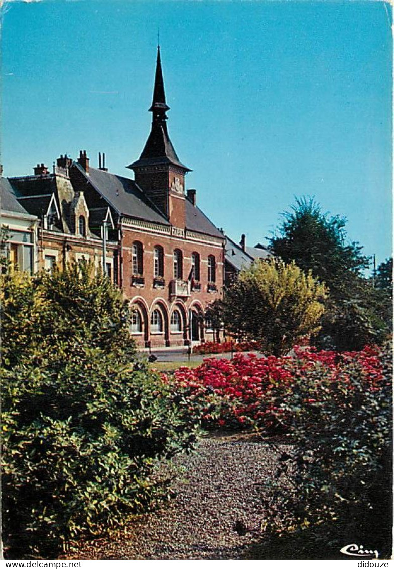 80 - Chaulnes - Hôtel De Ville - Fleurs - CPM - Voir Scans Recto-Verso - Chaulnes