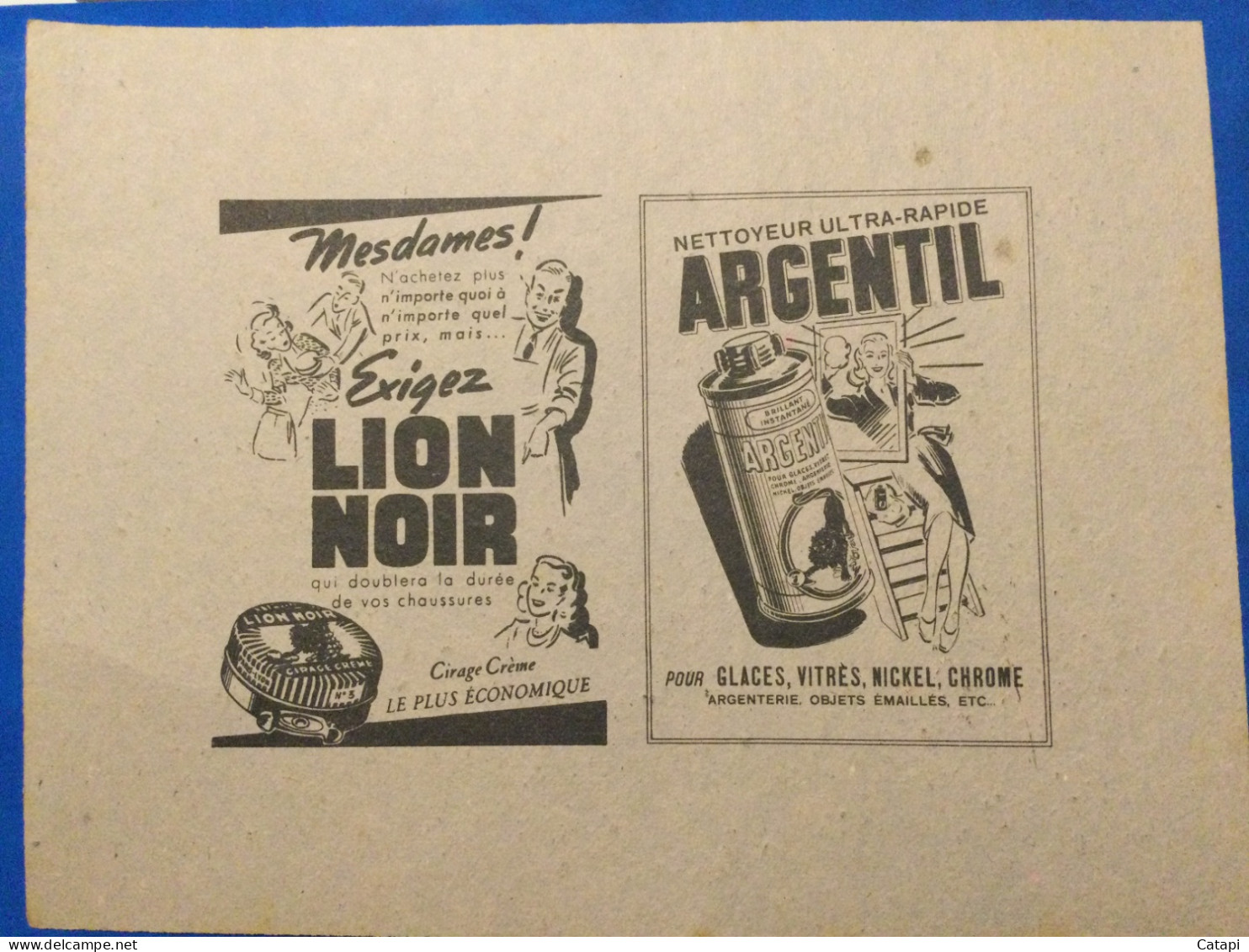 2 Découpages Cartonnés Anciens Offerts  Par Le Cirage Lion Noir Représentant Un Kiosque Aux Fleurs - Publicités