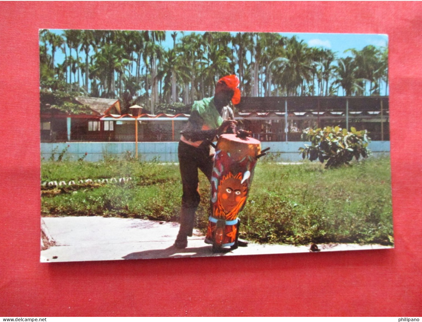 The Drum Man     L'Homme Au Tambour.        Port-Au- Prince     Haiti    Ref 6350 - Haiti