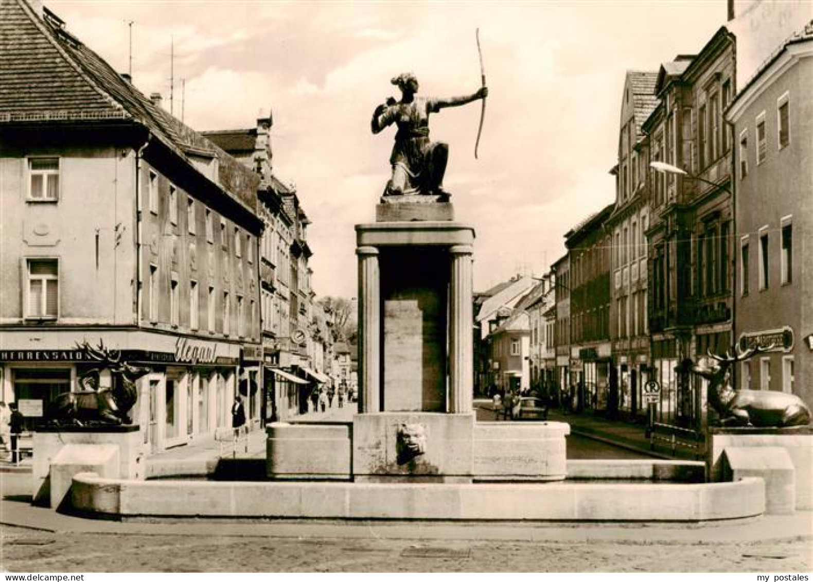 73924204 Grossenhain_Sachsen Dianabrunnen Auf Dem Karl Marx Platz - Grossenhain