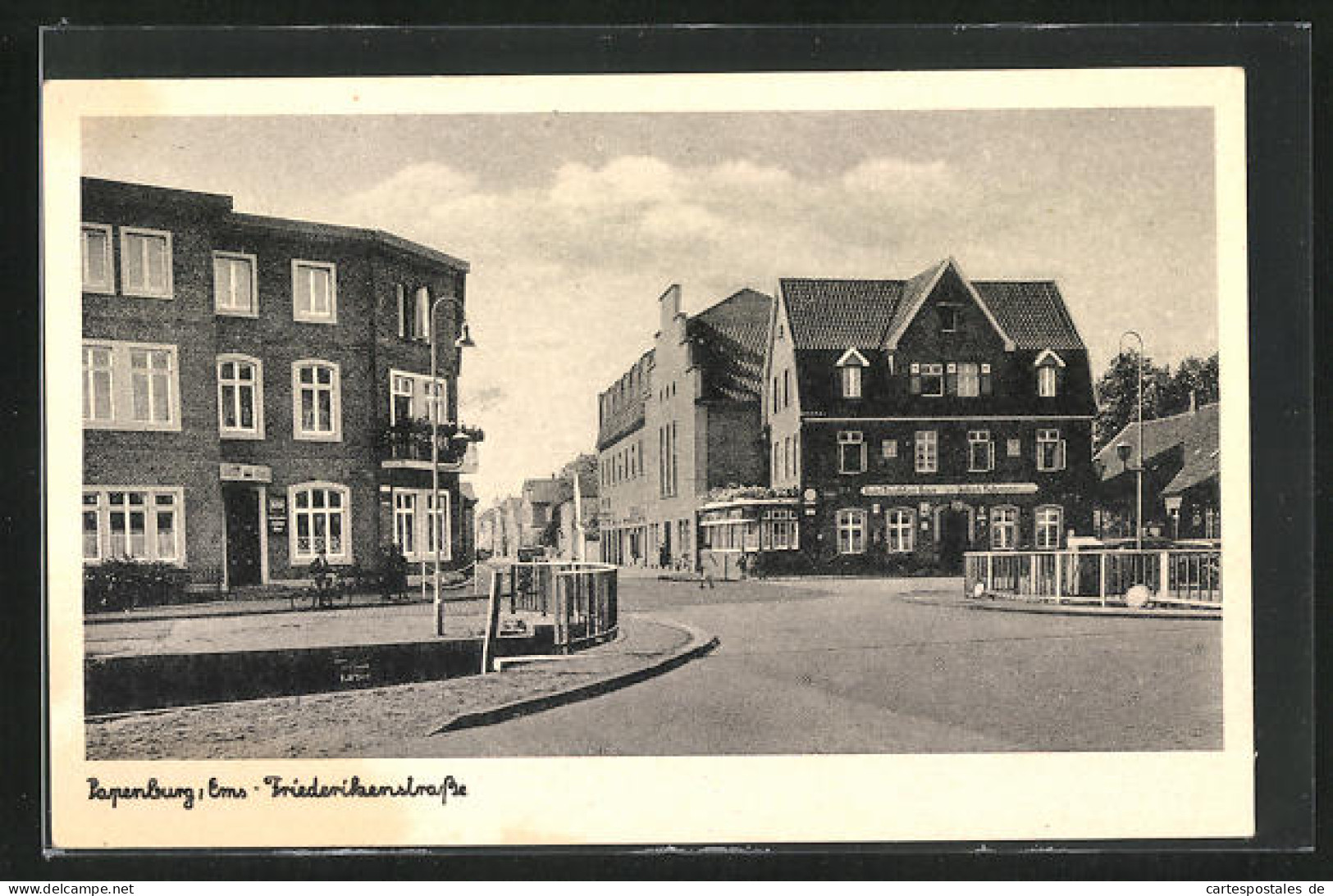 AK Papenburg /Ems, Friederikenstrasse Mit Hotel Deutsches Haus  - Papenburg