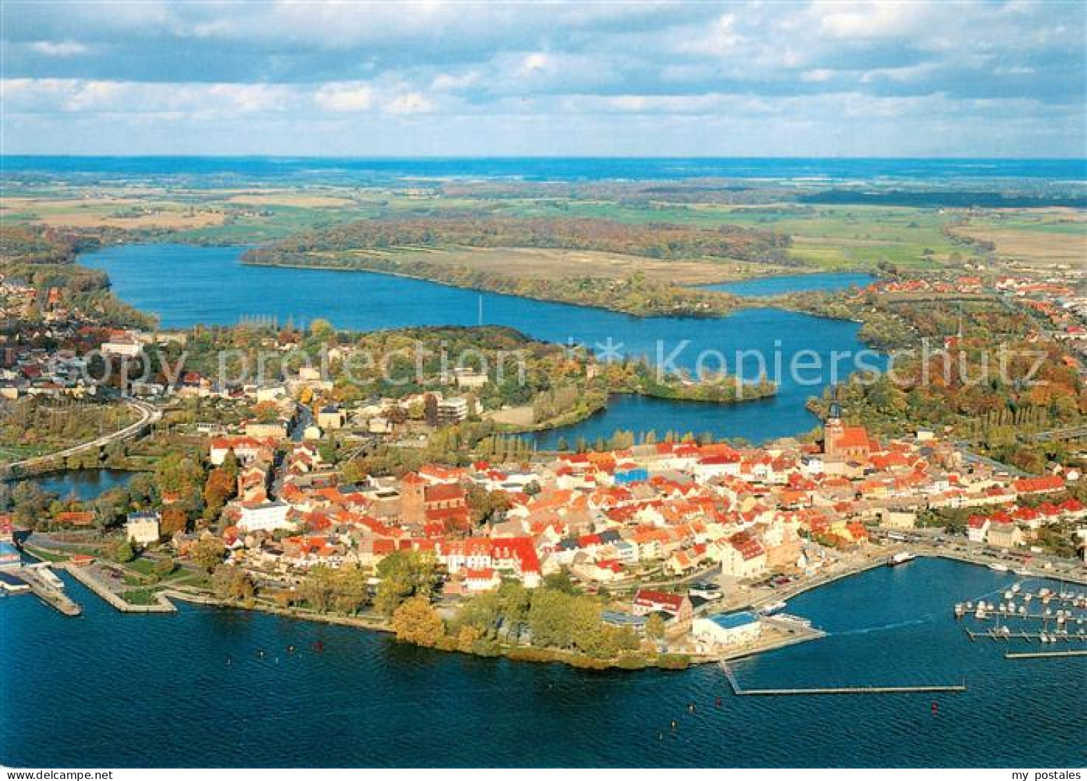 73668180 Waren Mueritz Altstadt Mit Hafen An Der Mueritz Und Tiefwarensee Fliege - Waren (Mueritz)