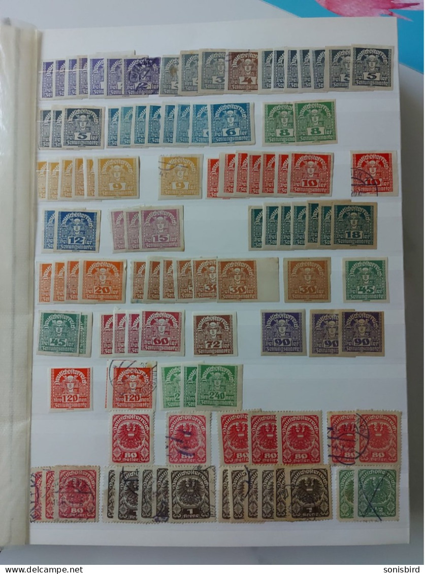 Austria, A Large Accumulation Of Postage Stamps - Collections (en Albums)