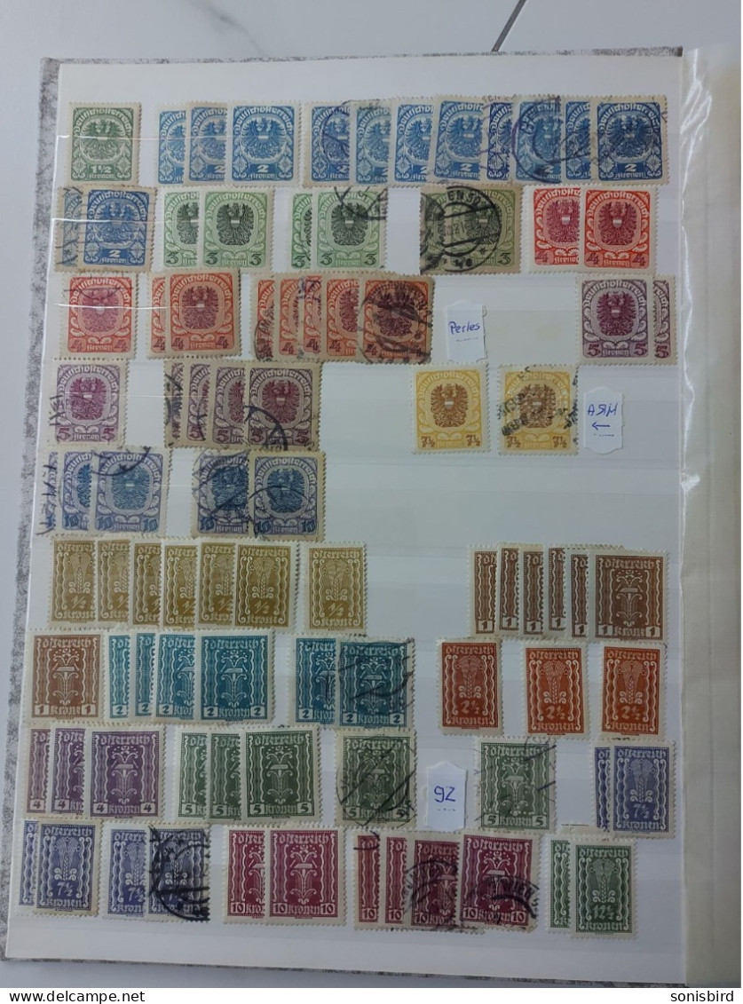 Austria, A Large Accumulation Of Postage Stamps - Collections (en Albums)