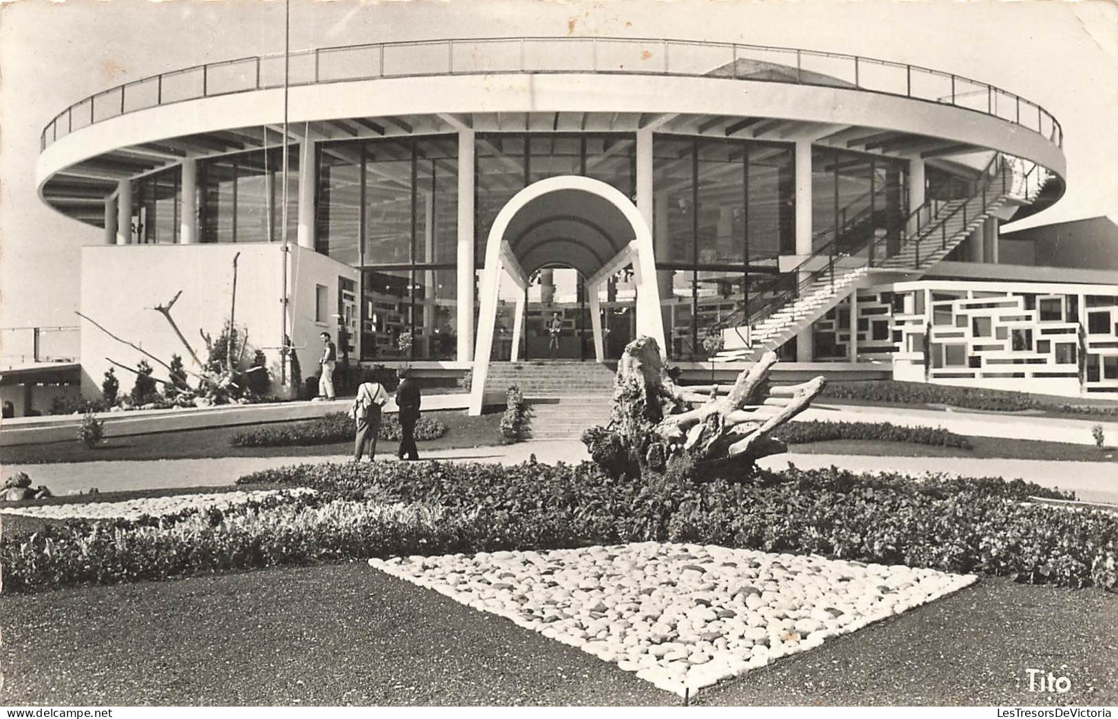 FRANCE - Royan - Vue Sur La Rotonde Du Casino - L'entrée - C Ferret Architecte - Carte Postale Ancienne - Royan