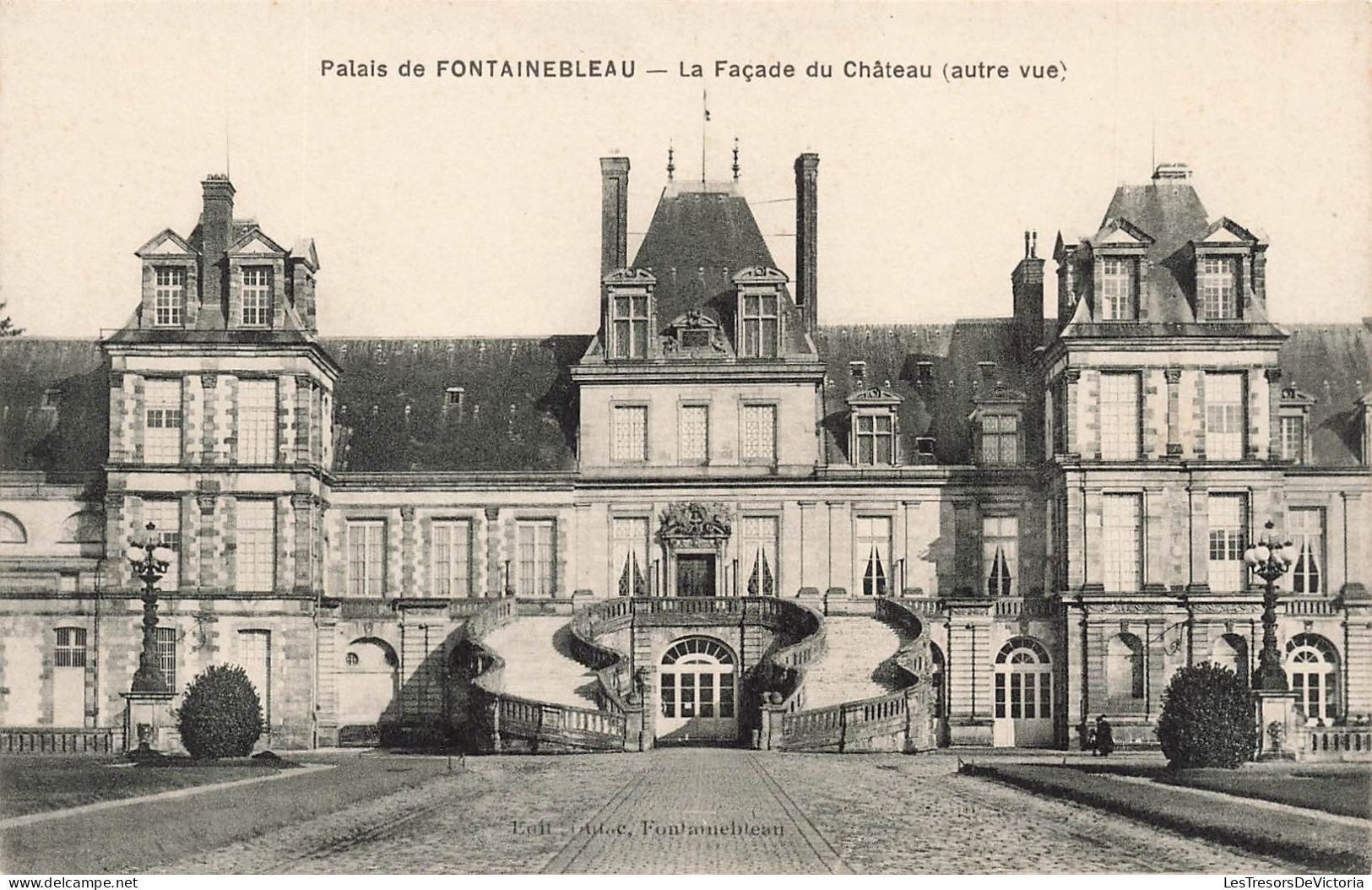 FRANCE - Fontainebleau - Vue Sur La Façade Du Château - Carte Postale Ancienne - Fontainebleau