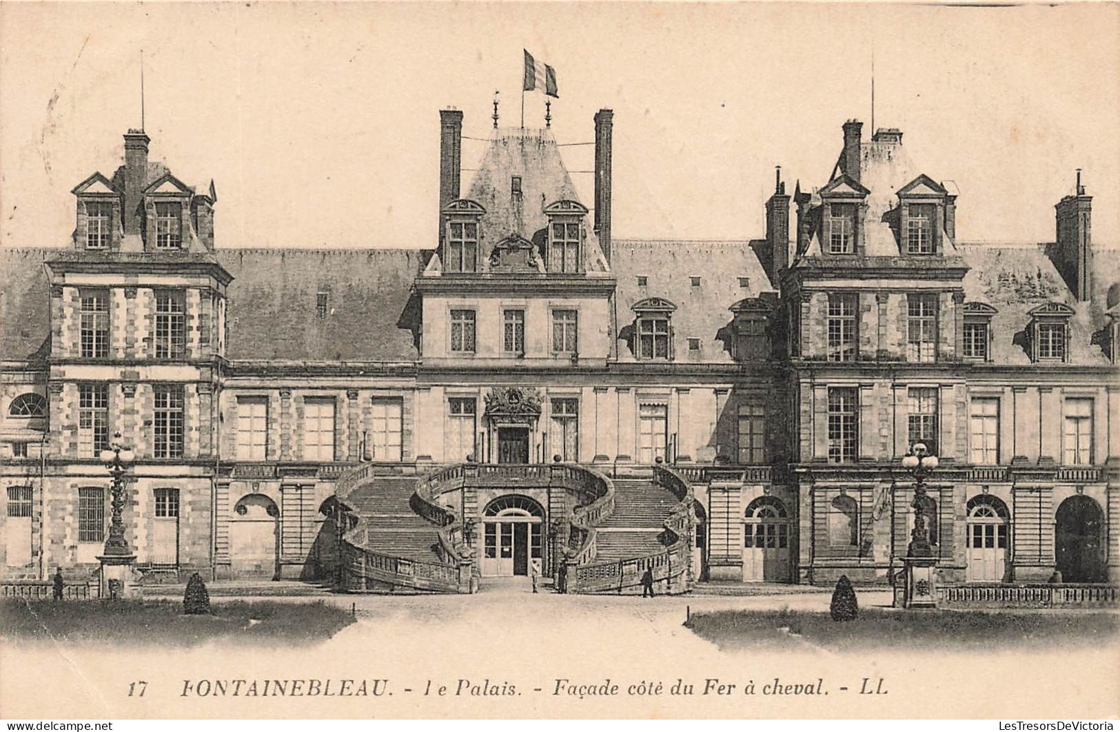 FRANCE - Fontainebleau - Vue Sur La Façade Du Palais, Côté Du Fer à Cheval - LL - Carte Postale Ancienne - Fontainebleau