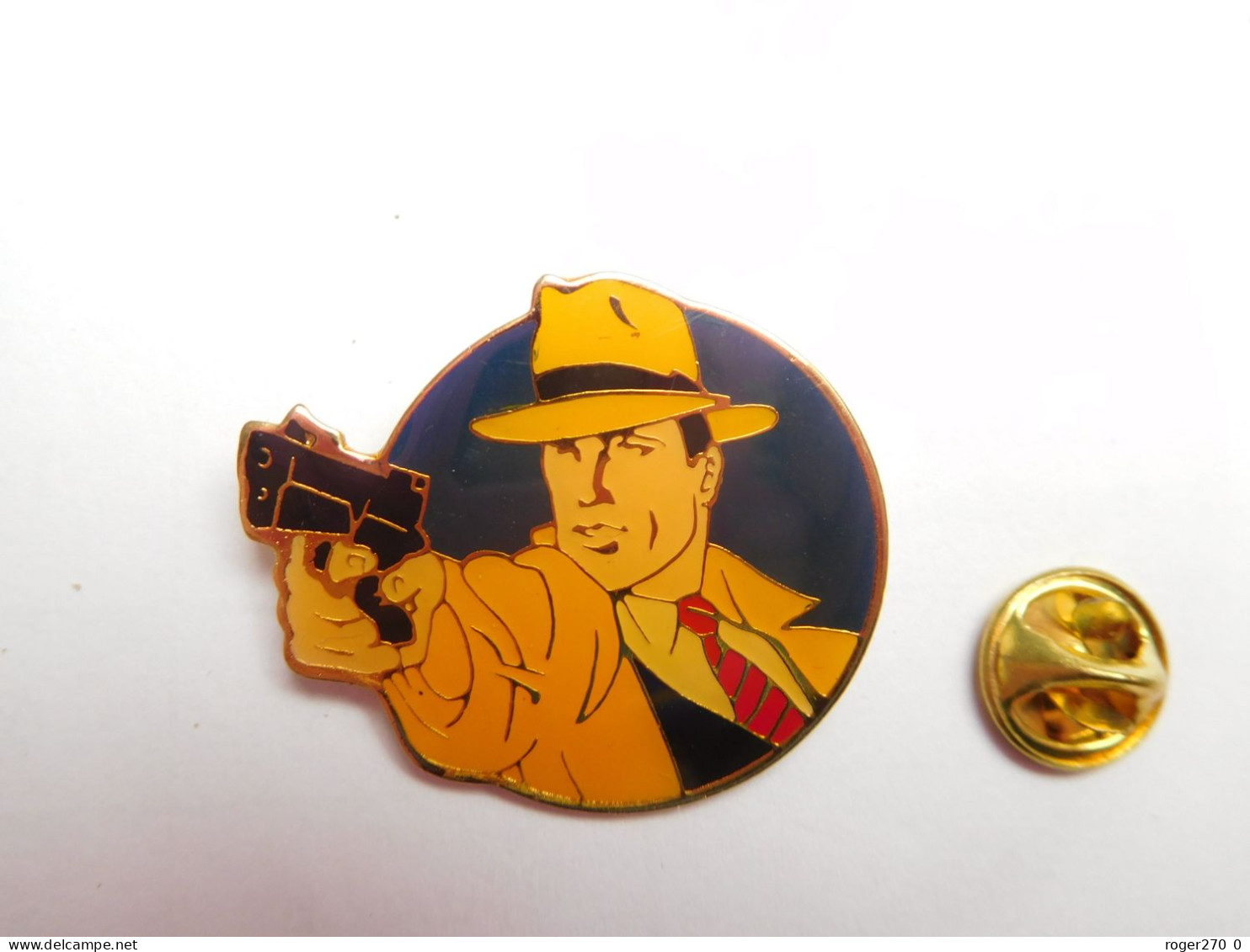 Superbe Pin's , Disney , Détective Dick Tracy , Cinéma - Cinéma