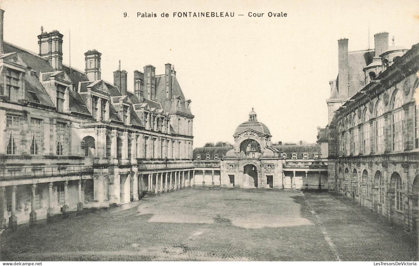 FRANCE - Fontainebleau - Vue Sur La Cour Ovale Du Palais - Carte Postale Ancienne - Fontainebleau