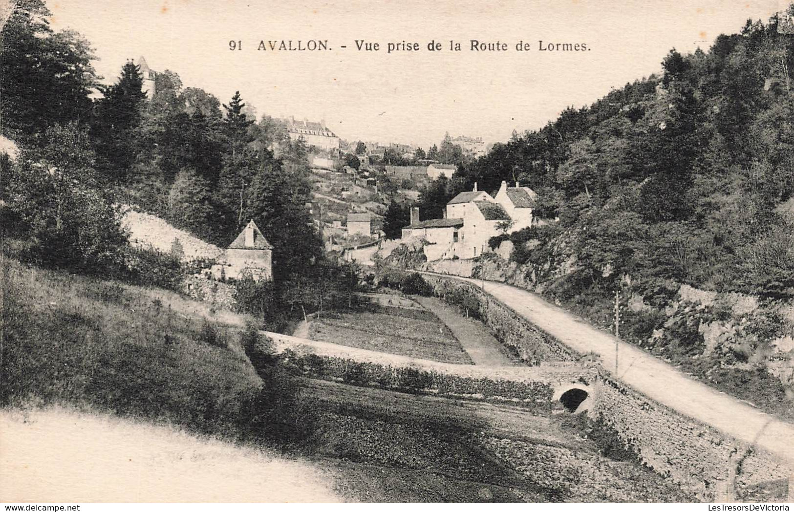 FRANCE - Avallon - Vue Prise De La Route De Lormes - Village - Carte Postale Ancienne - Avallon