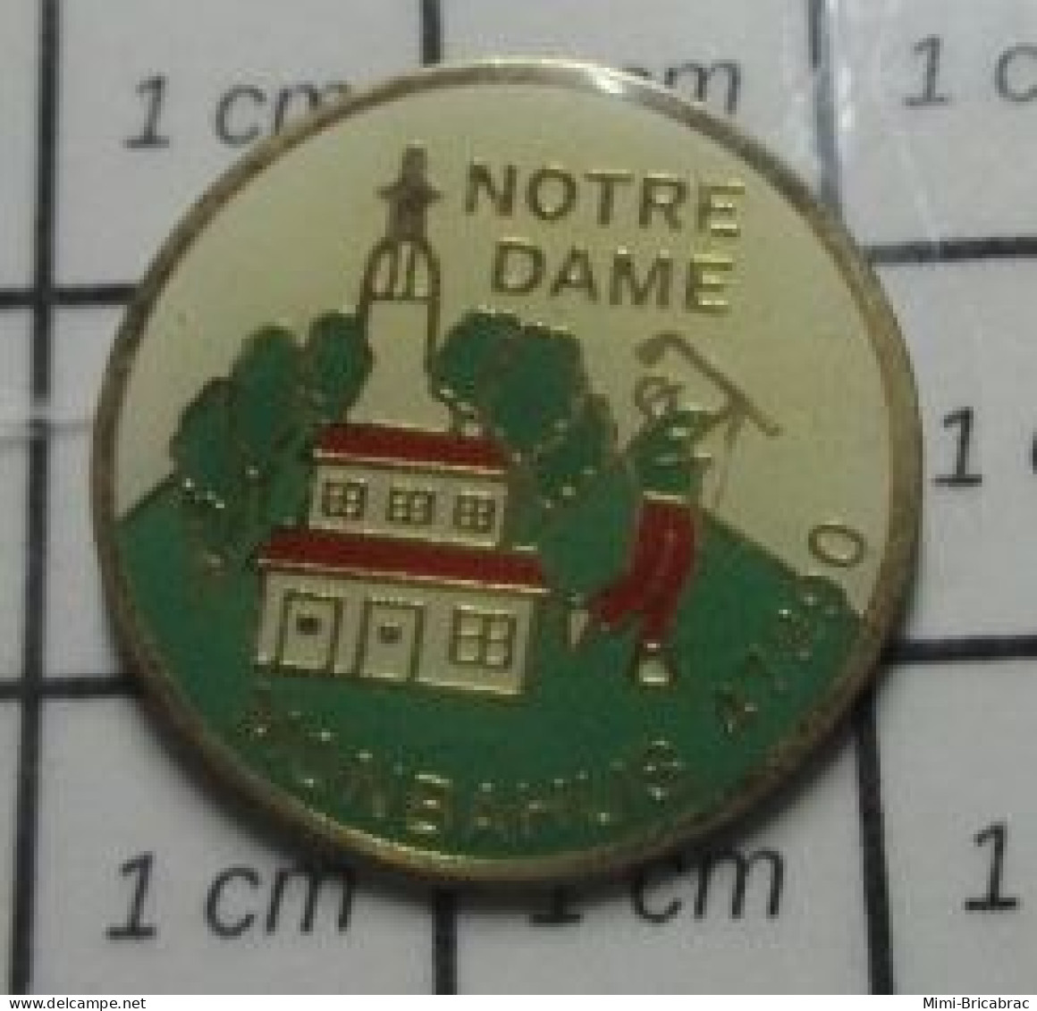 1616B Pin's Pins / Rare Et De Belle Qualité / SPORTS / GOF EGLISE NOTRE DAME MONBAHUS - Golf