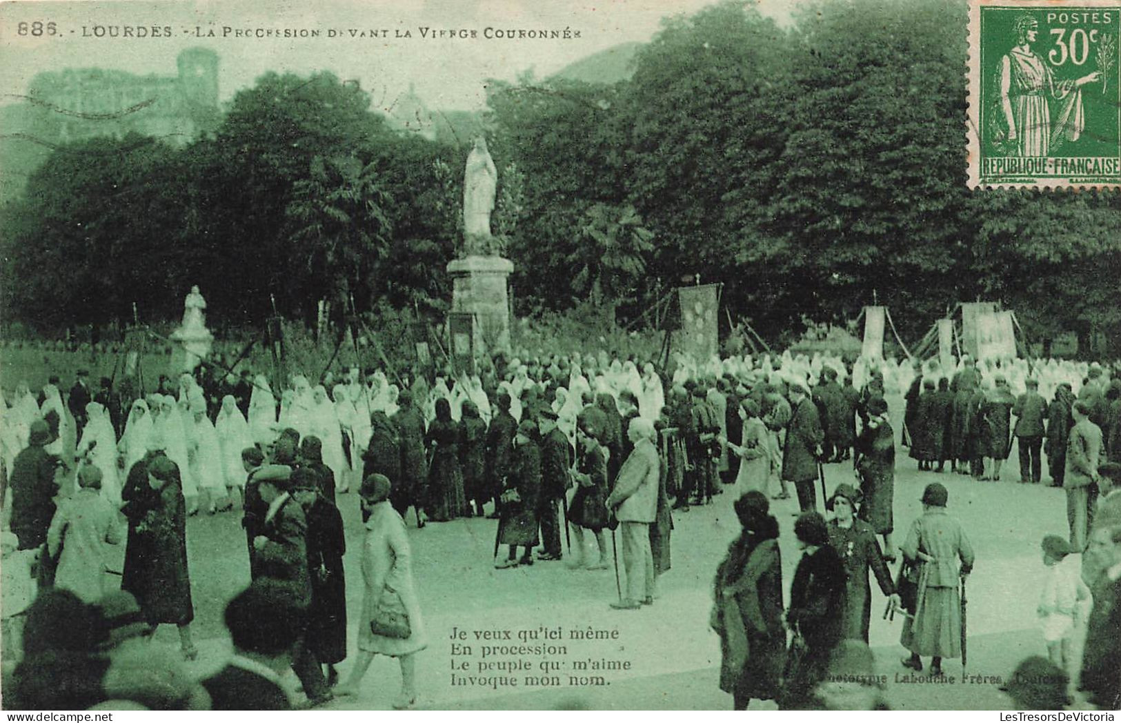 FRANCE - Lourdes - La Progression Devant La Vierge Couronnée - Animé - Carte Postale Ancienne - Lourdes