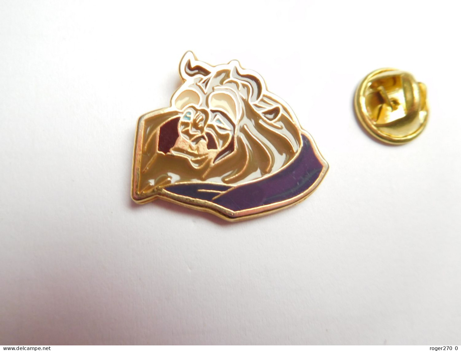 Beau Pin's , Disney , Le Roi Lion , Signé Bertoni Milano - Disney