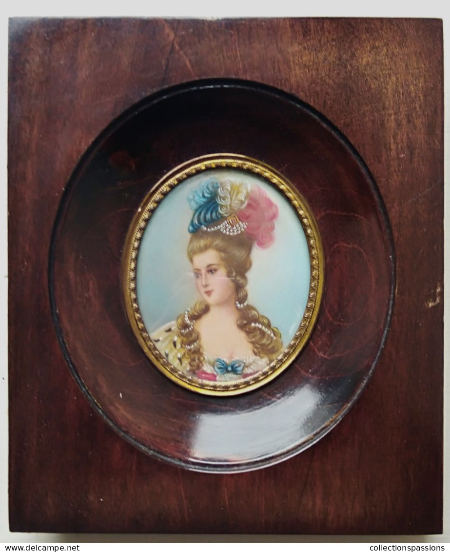 - Ancien Tableau Miniature. Femme Médaillon - - Other & Unclassified