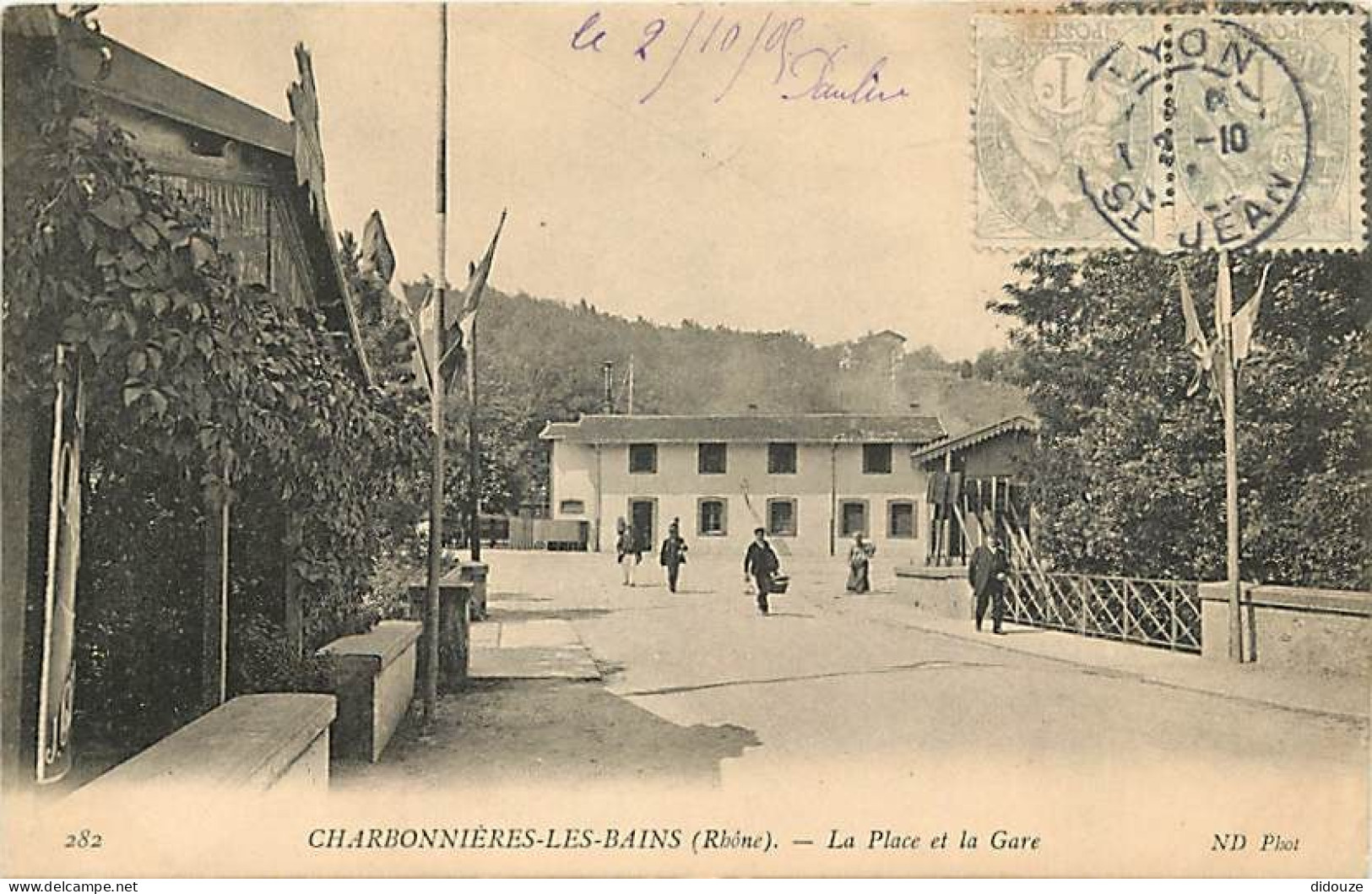 69 - Charbonnières Les Bains - La Place Et La Gare - Animée - Oblitération Ronde De 1905 - CPA - Voir Scans Recto-Verso - Charbonniere Les Bains