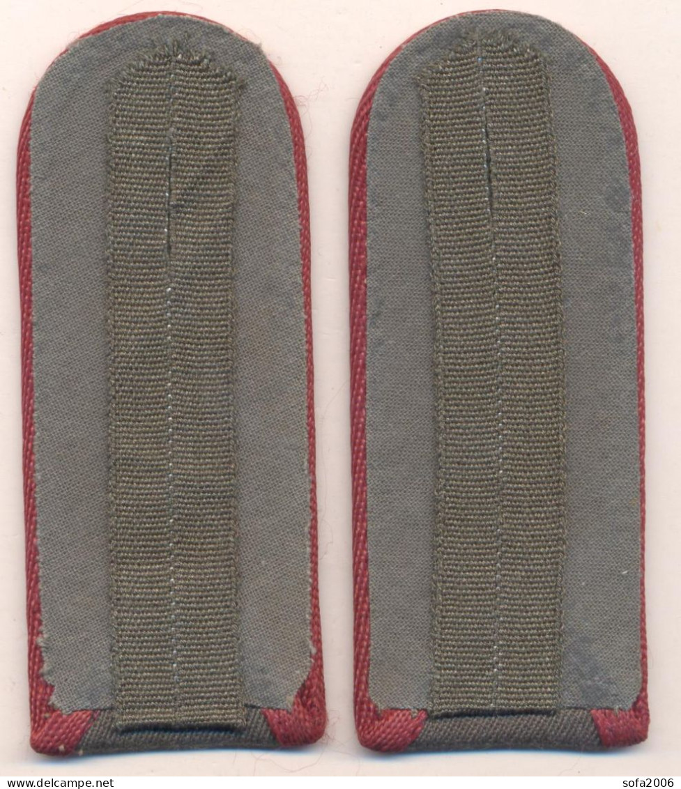 Shoulder Straps. Epaulettes. Schulterklappen Schultergurte. D.D.R.Gefreiter."S.T.A.S.I'' (Staatssicherheit) - Patches