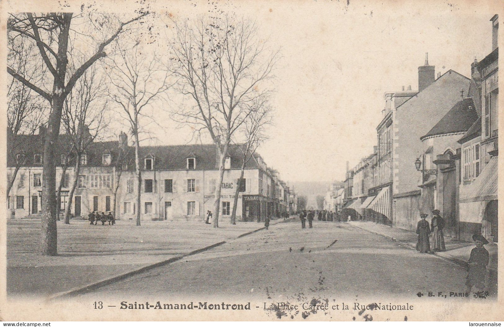 18 - SAINT AMAND MONTROND - La Place Carrée Et La Rue Nationale - Saint-Amand-Montrond