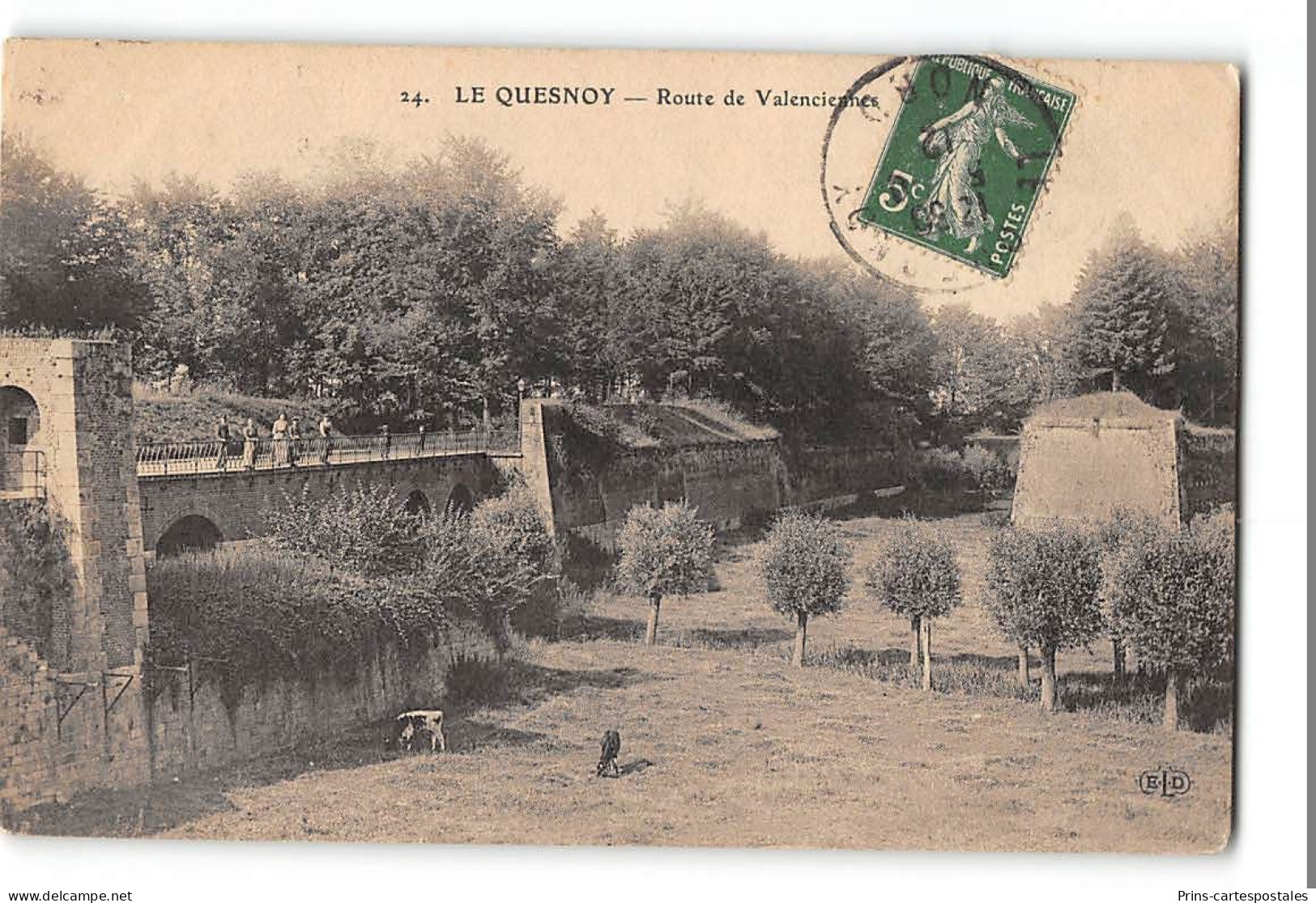 CPA 59 Le Quesnoy Route De Valenciennes - Le Quesnoy