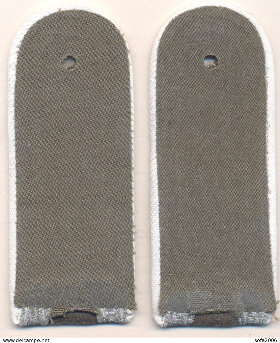 Shoulder Straps. Epaulettes. Schulterklappen Schultergurte. Germany.Unteroffizier.Motorisierter Schütze - Patches