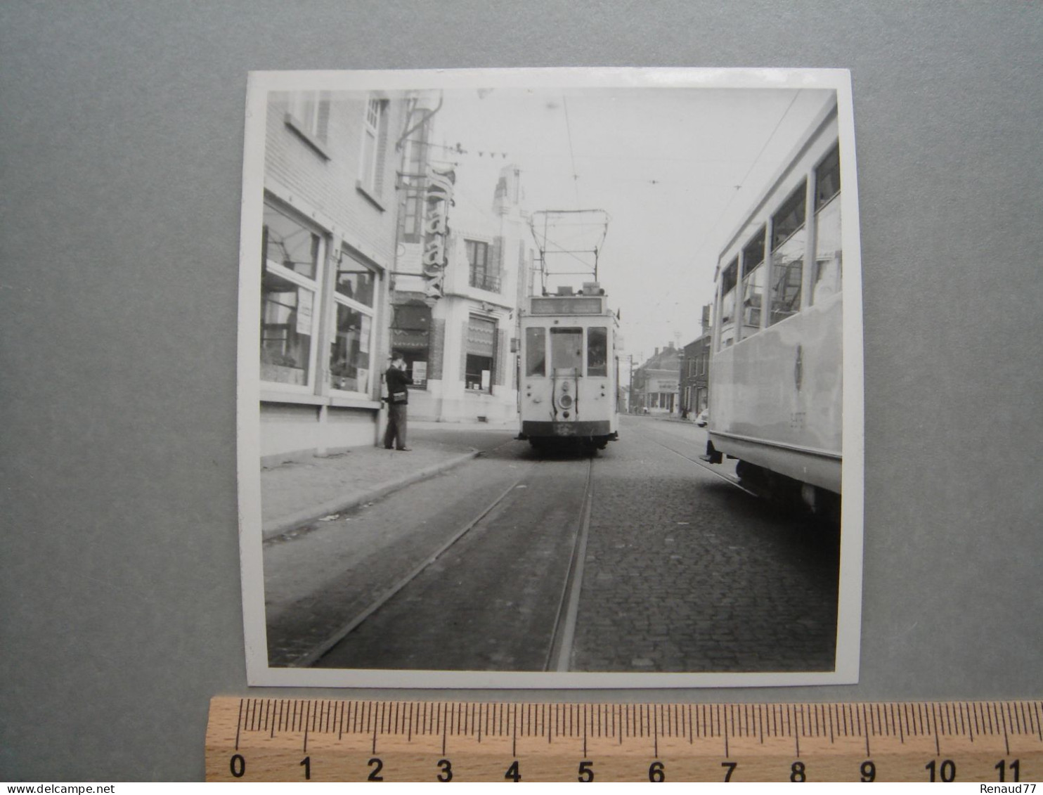 Photo - Dour Pl. Emile Vandervelde - Maison Du Peuple - Tram - Tramway - Ligne 2 - Dour