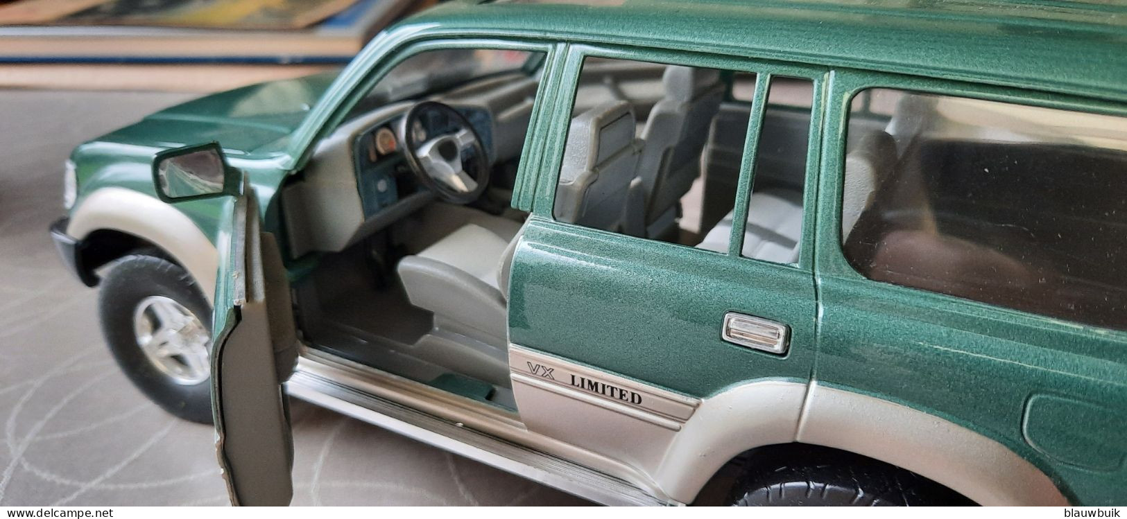 Road Tough 1992 Toyota Land Cruiser Green  1:18