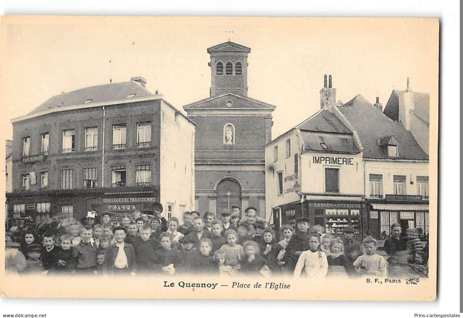 CPA 59 Le Quesnoy Place De L'église - Le Quesnoy