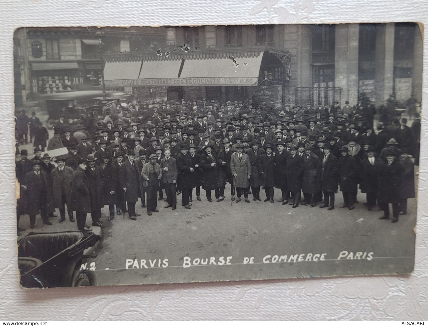 Paris, Carte Photo , Parvis Bourse Du Commerce - Education, Schools And Universities