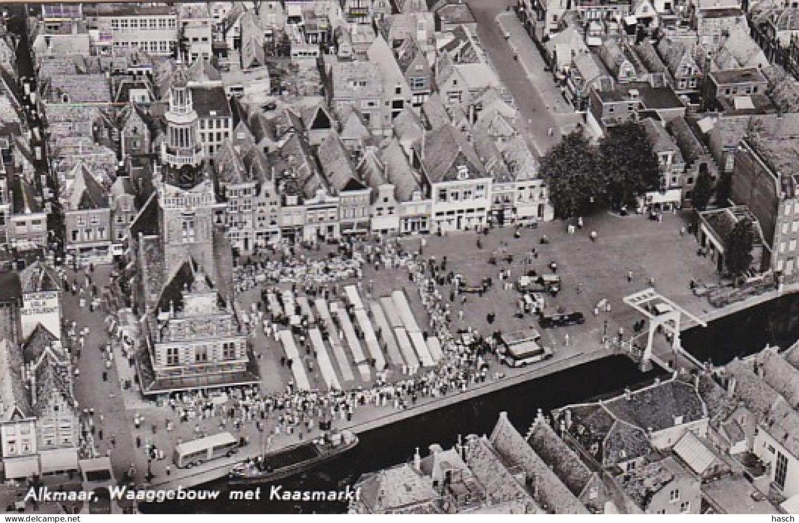 3765	75	Alkmaar, Waaggebouw Met Kaasmarkt (kleine Vouwen In De Hoeken) - Alkmaar