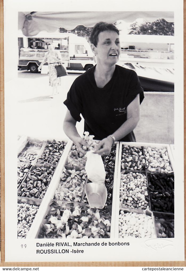 18598 / ⭐ ◉  ♥️ Rare N°26/50 ROUSSILLON 38-Isère Danièle RIVAL Marchande Bonbons Marché 1992 Photo Gérard PETIT 99 - Roussillon