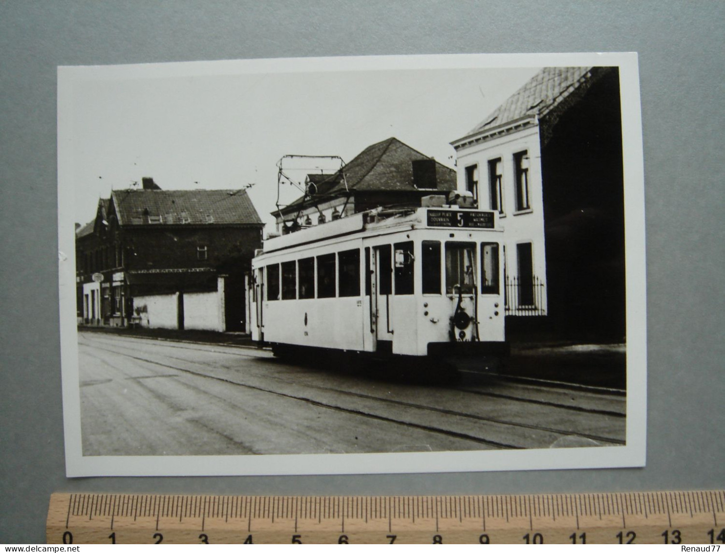 Photo - Quaregnon - Rue Du Dr Edmond Isaac  - Tram - Tramway - Ligne 5 - Quaregnon