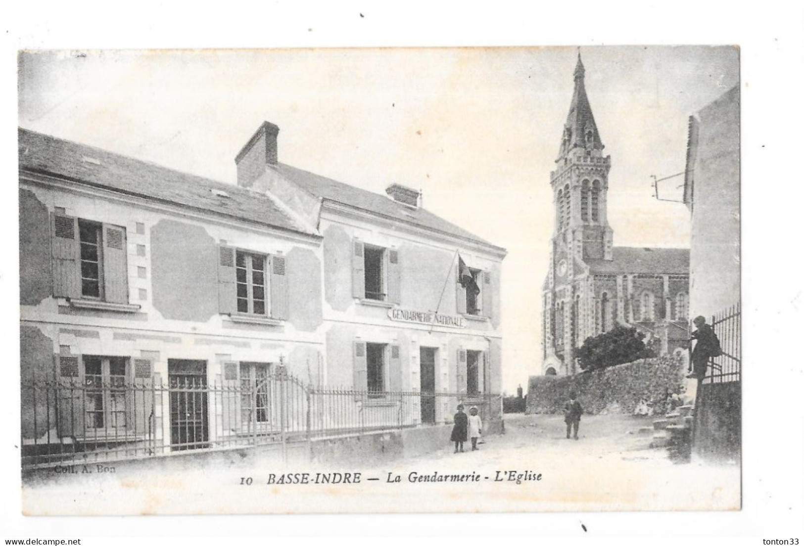 BASSE INDRE - 44 - La Gendarmerie - L'Eglise  - TOUL 3 - - Basse-Indre