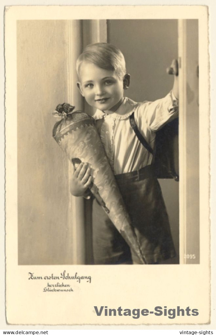 Little Boy With School Cone & Tornister / Schultasche (Vintage RPPC ~1930s) - Scuole