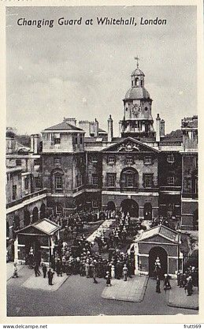 AK 207972 ENGLAND - London - Changing Guard At Whitehall - Whitehall