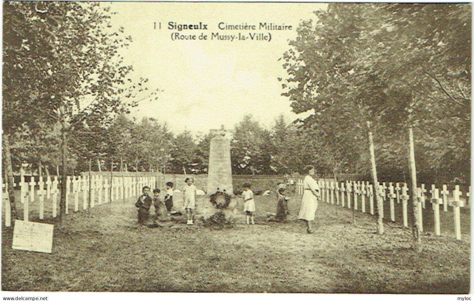 Signeulx. Cimetière Militaire. Route De Mussy-la-Ville. - Musson