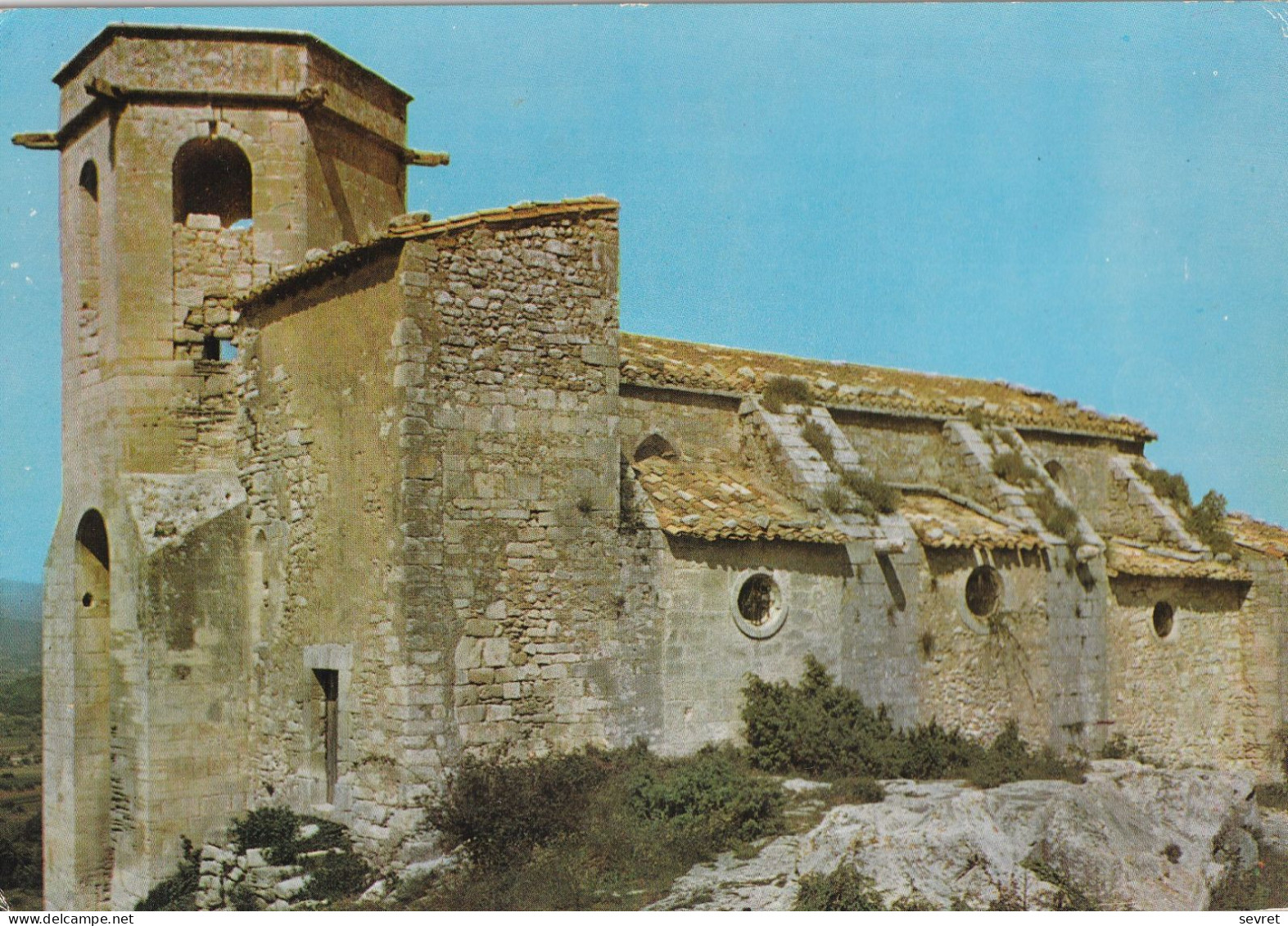 OPPEDE LE VIEUX. - Ancienne Eglise Romane.  CPM  RARE - Oppede Le Vieux