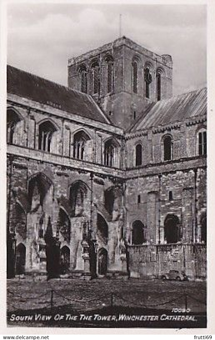 AK 207986 ENGLAND - Winchester Cathedral - South View Of The Tower - Winchester