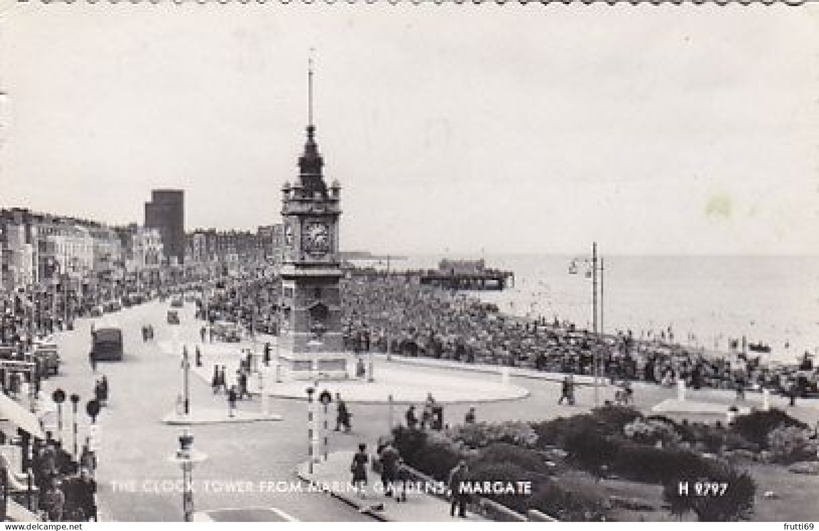 AK 207989 ENGLAND - Margate - The Clock Tower From Marine Gardens - Margate